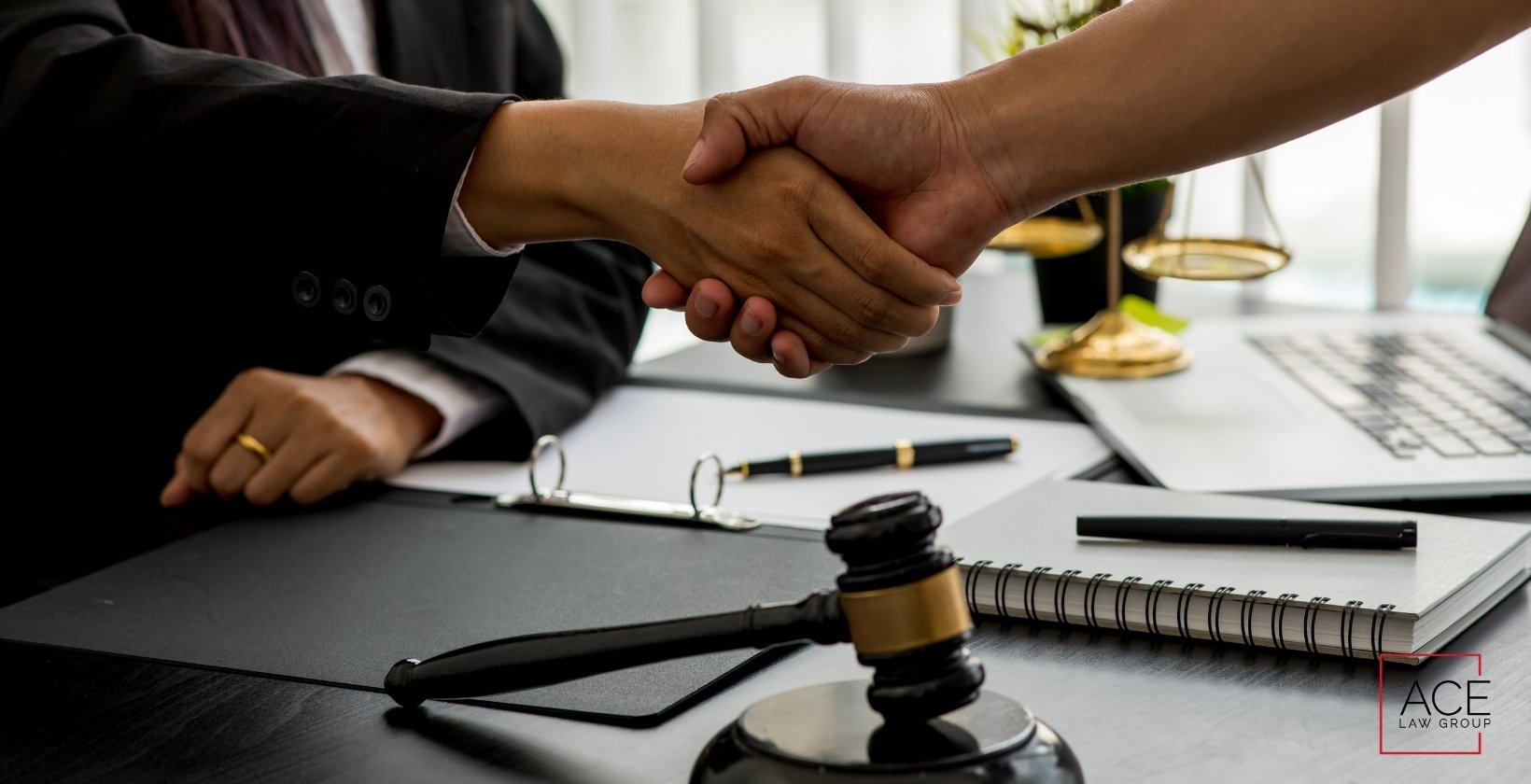 Key Advantages of Hiring a Specialized Lawyer